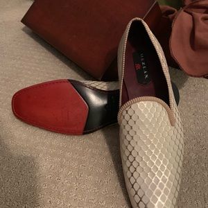 Mezlan Cream Loafers